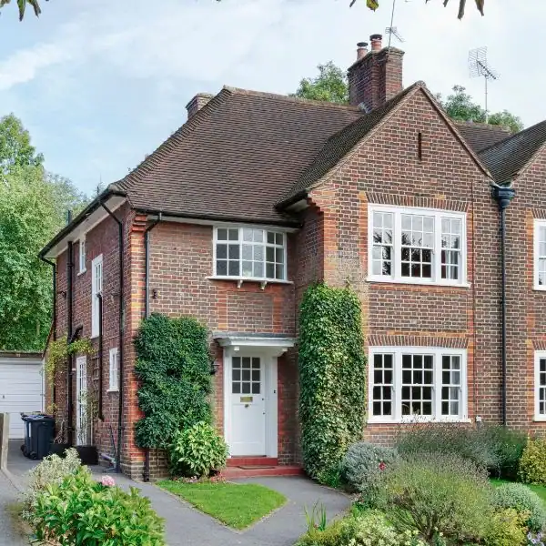Scenarios 2 Image of UK family home - faulkners scenarios Beckenham